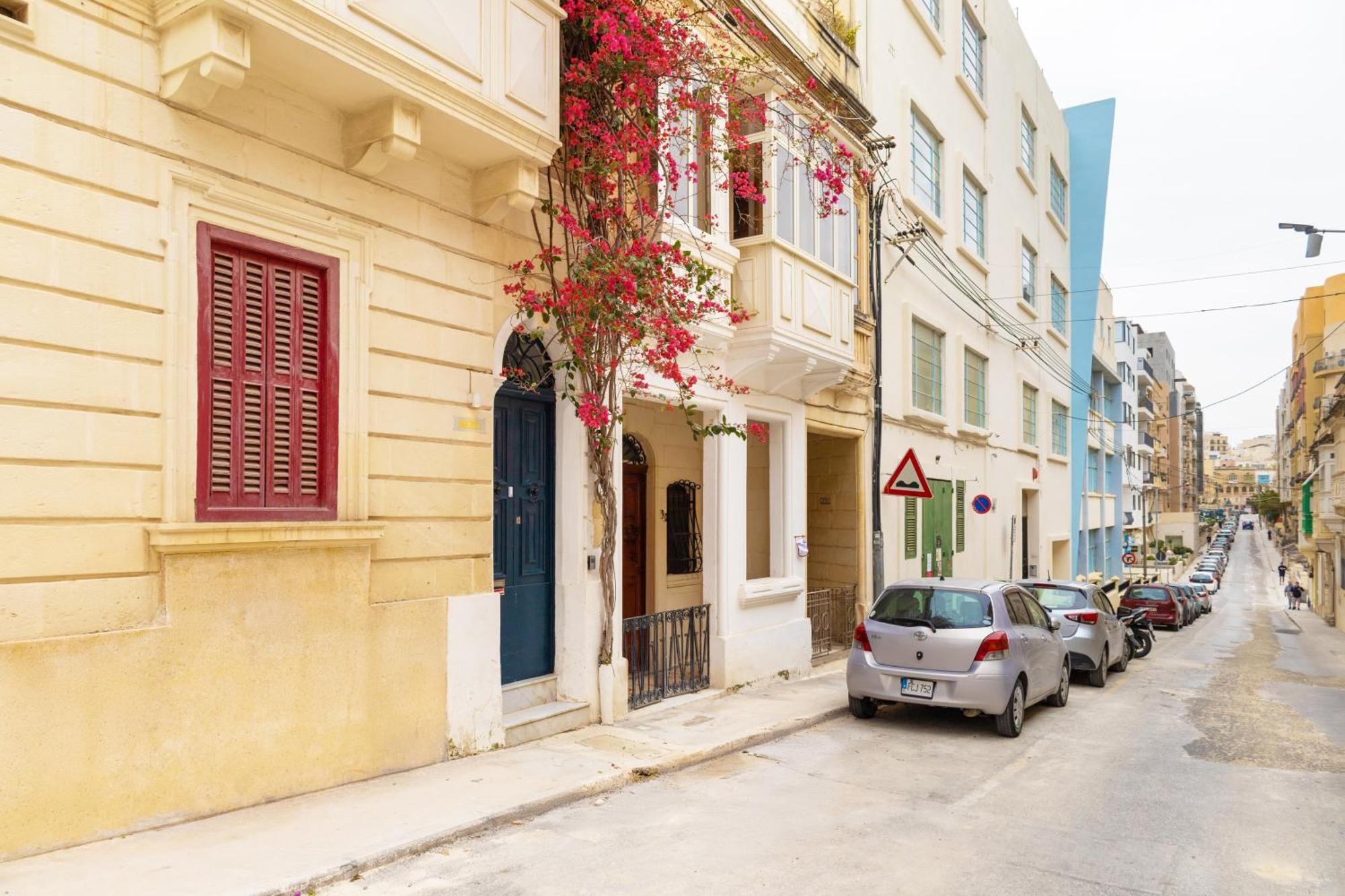 Quiet Ensuite Budget Twin Room Sliema Buitenkant foto